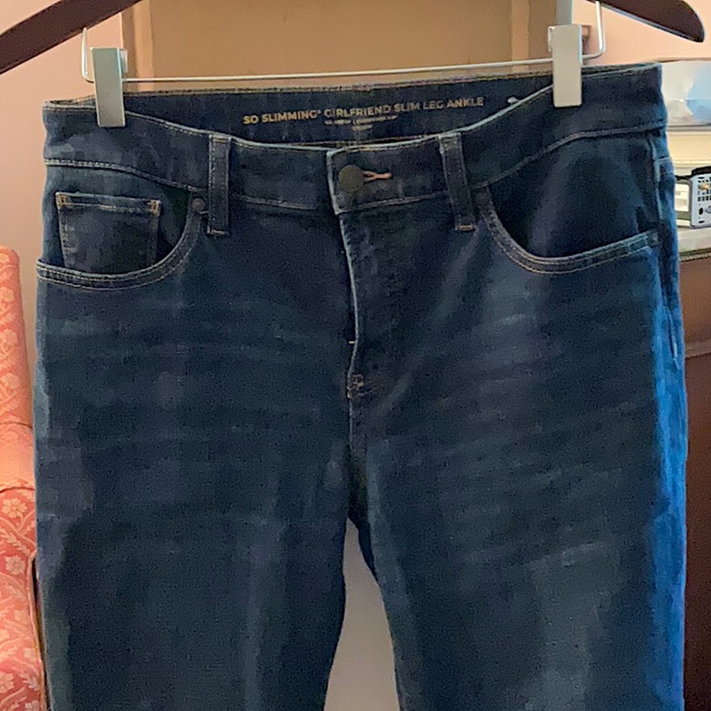 Chico’s 0.5 petite so slimming slim leg ankle jeans in perfect condition!